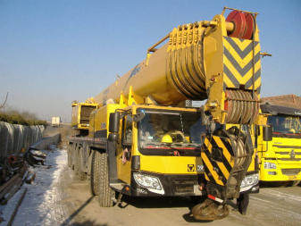 吊車出租 附近叉車出租公司 實(shí)業(yè)集團(tuán)